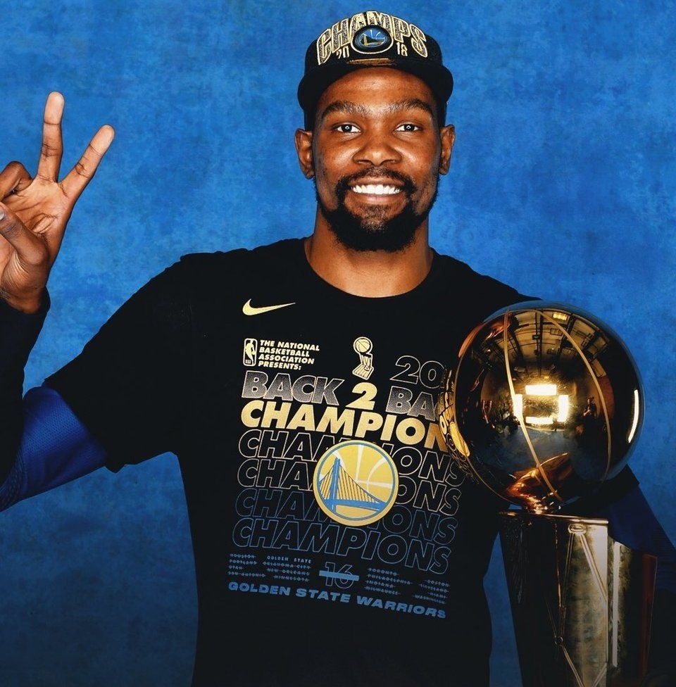 体坛最著名俩7号闹转会c罗与杜兰特的同与异不顾名声只想要冠军