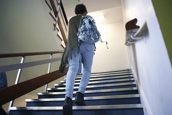 跑步,跳绳,爬楼梯伤膝盖?