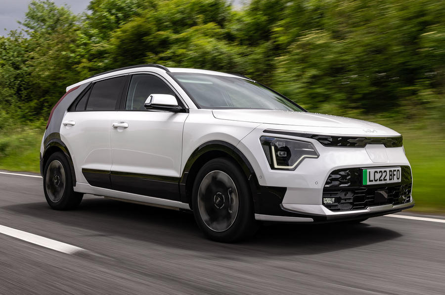 主打插电混动和纯电动车型全新一代起亚极睿大量实拍图发布