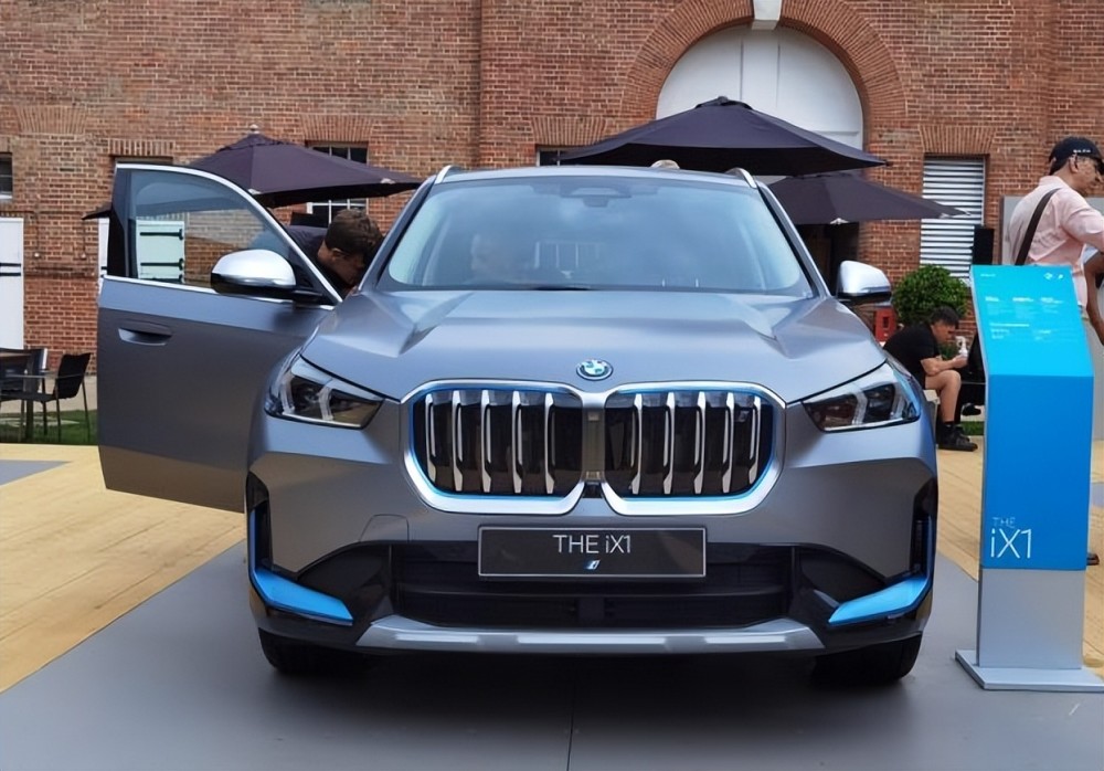 纯电版"宝马x1"正式现身,配x5同款设计,百公里加速不到5秒!_腾讯新闻