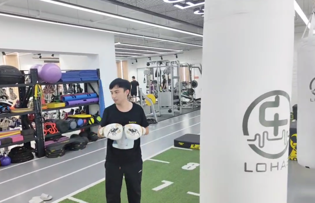 耀扬是真男人，拳赛获胜后自曝：我离过婚，现在有一个女儿在河北_腾讯新闻