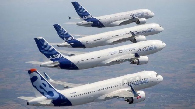 空客a320系列客机中,最小的机型是a318,它能容纳110~132名乘客.