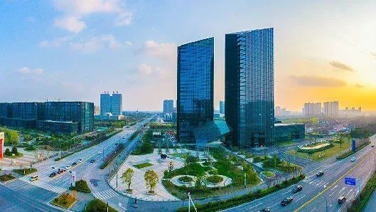 东台高新区(董萱 摄)城市建设的初衷与归宿都是为了人,一座城市的建设