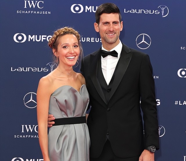 35岁德约幸福妻子环球小姐身材傲人赚1600万奖金儿女双全