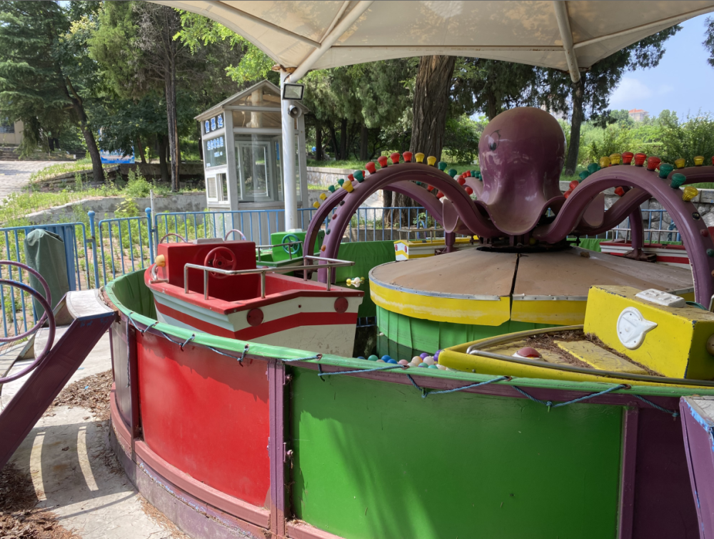 大连劳动公园游乐场正在逐步拆除_腾讯新闻