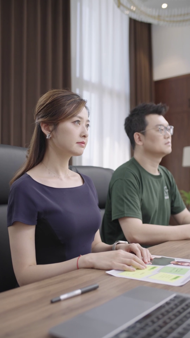 那么不妨先看看红杉投资人:红杉中国董事总经理何田田(女)与红杉中国