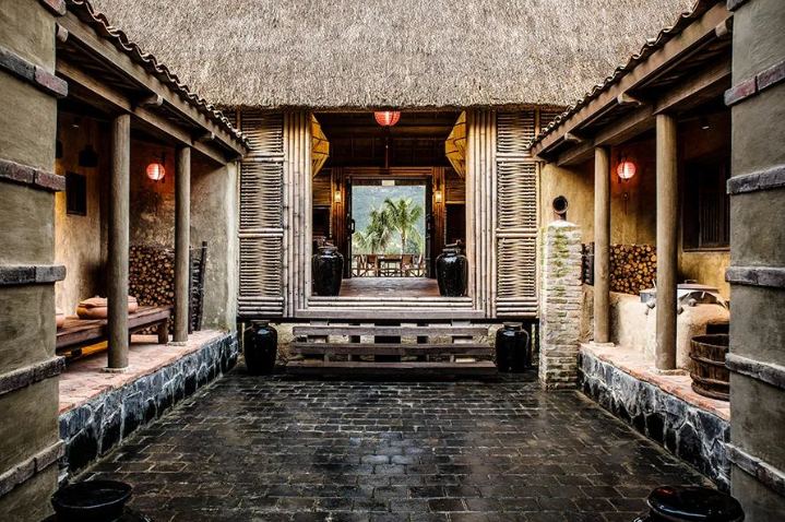 这个"茅草屋"登顶野奢酒店榜,还拿下国际酒店大奖_深圳热线