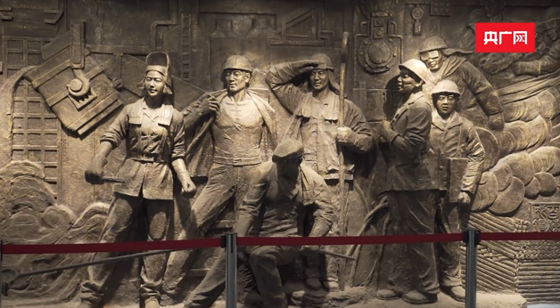 旧工装,第一代坦克…看鞍钢,南钢,德龙等钢企如何演绎红色钢铁精神!