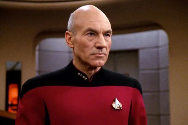 谁知这部剧集一拍就是7季,帕特里克饰演的让-卢克·皮卡德舰长也成为