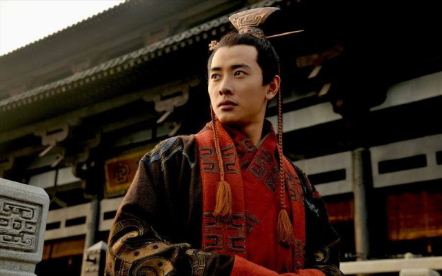 《三国》也相继播出,无独有偶,这部剧中,罗晋饰演的则是汉献帝刘协