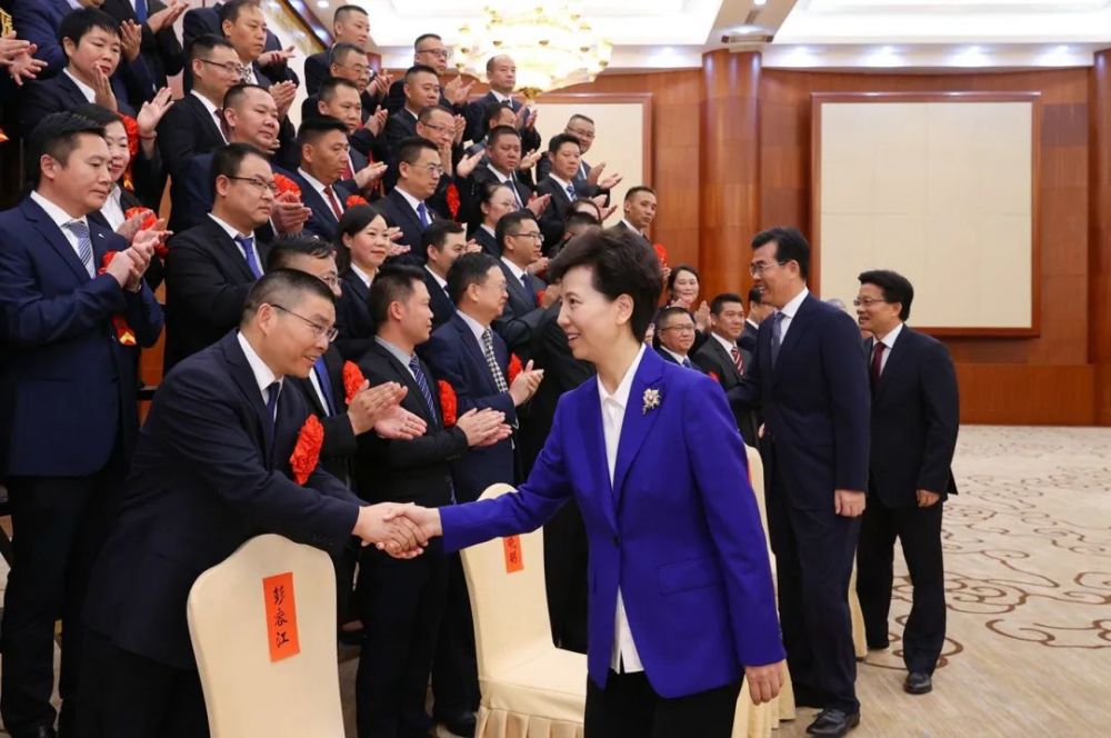 谌贻琴李炳军会见第七次全省信访工作会议代表_腾讯新闻