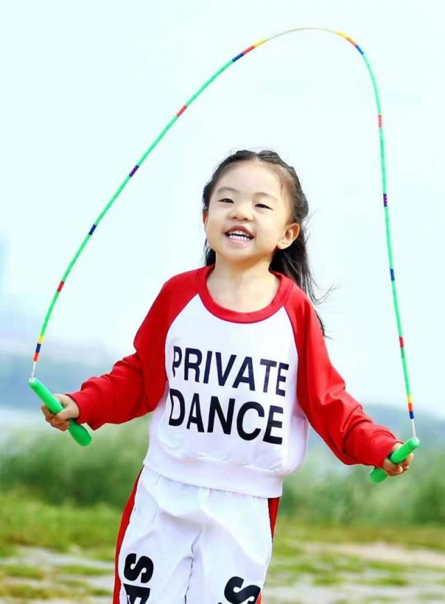 6岁女童入选国家跳绳队成年龄最小运动员 4岁半拿遍少儿跳绳冠军