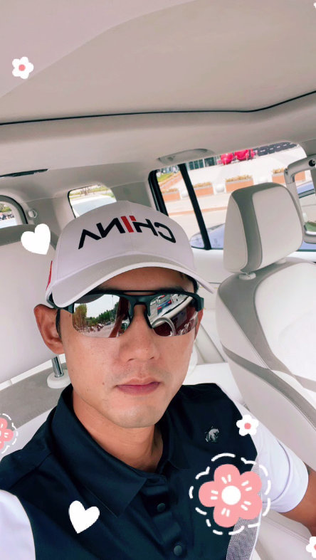 张继科晒高尔夫成绩卡 戴棒球帽配墨镜帅气十足-腾讯新闻