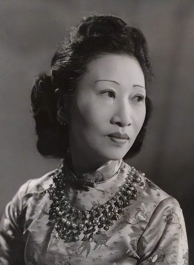 112岁上海滩名媛:两度嫁外交官,晚年小三上位,也太好命了吧?