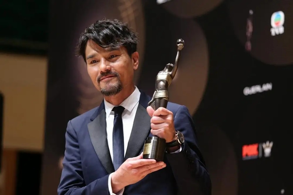 林家栋拍戏时意外受伤,身体不能动弹紧急送医,导演一问三不知插图7