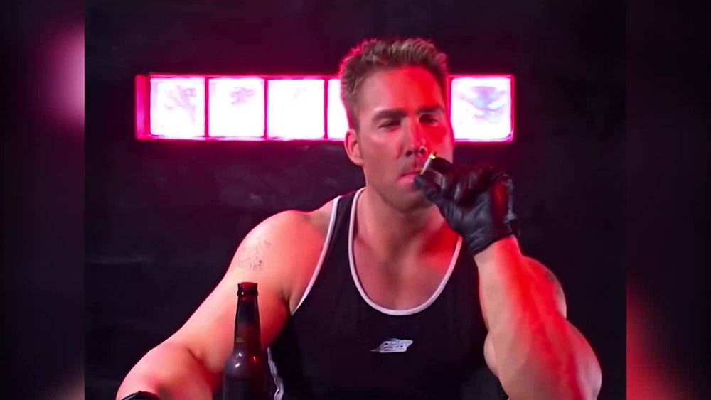 的叶卡捷琳娜二世纪念塑像换成美国著名成人片影星比利·海灵顿的塑像