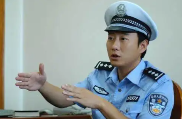 《谭谈交通》全网下架,或遭数千万赔偿,谭警官找罗翔"求助"