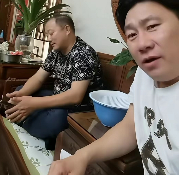 乡村爱情导演皮长山辟谣辞职谁替我辞的我咋不知道