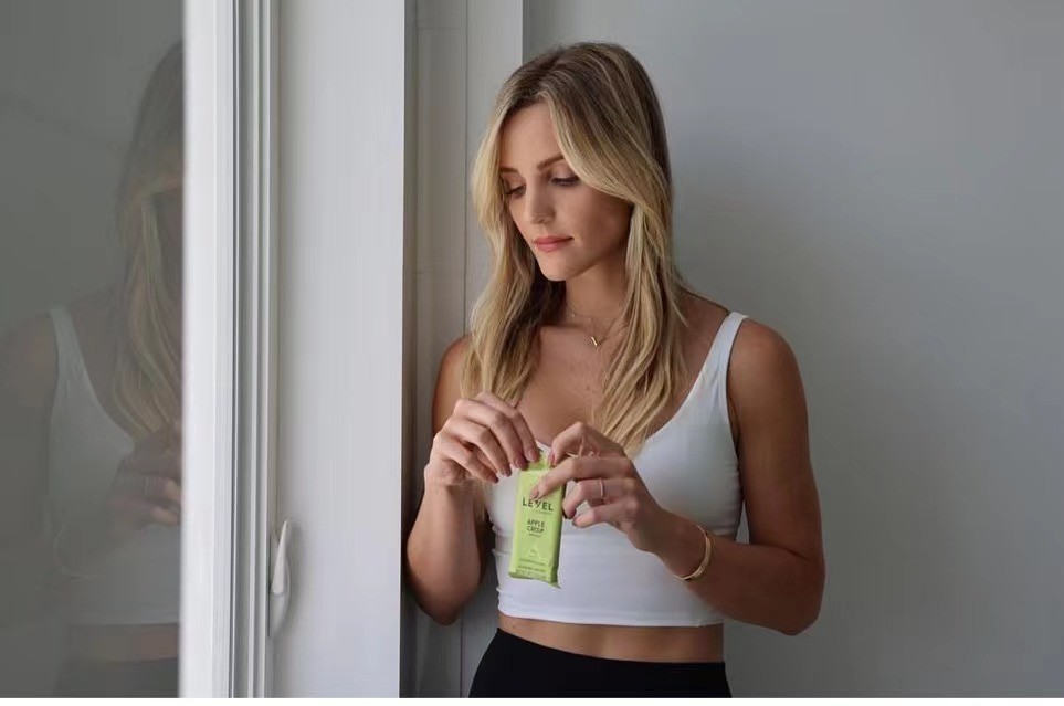 高富帅大白莱昂纳德娇妻为他开公司做饮食实验美媒nba最美女友