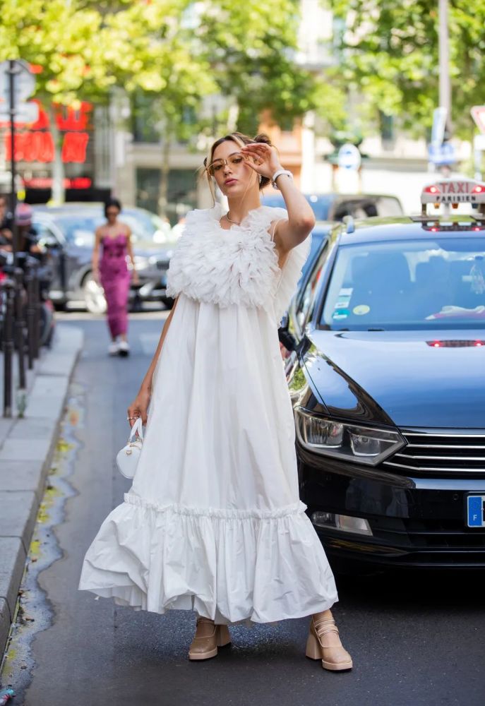 Dolce&Gabbana杜嘉班纳2022女装高级定制系列译林模块十课本答案2023已更新(知乎/网易)译林模块十课本答案