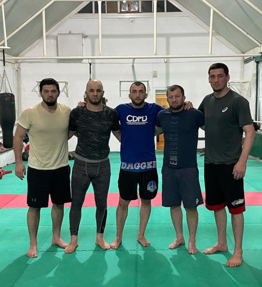 直面最强外籍散打王,李景亮:我的拳头不会让我被ko_腾讯新闻