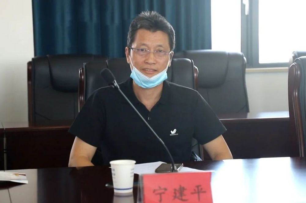 董事长欧阳富,平凌清风传媒公司总经理,法人代表宁建平进行了沟通交流