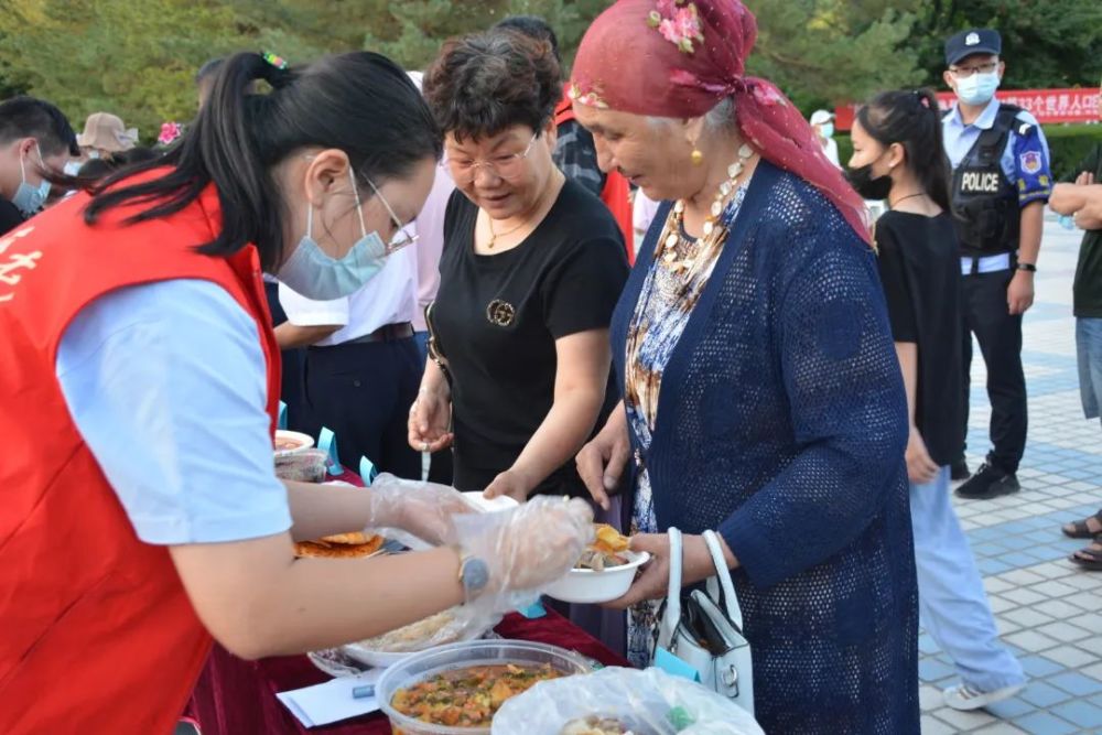 進一步鑄牢中華民族共同體意識,在古爾邦節期間,奎屯市各街道(鄉),各