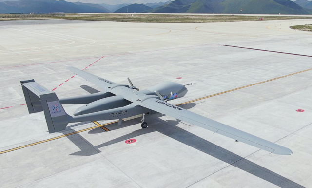 国产大型高空全网通信无人机在青藏高原完成飞行验证测试三年级英语听力训练