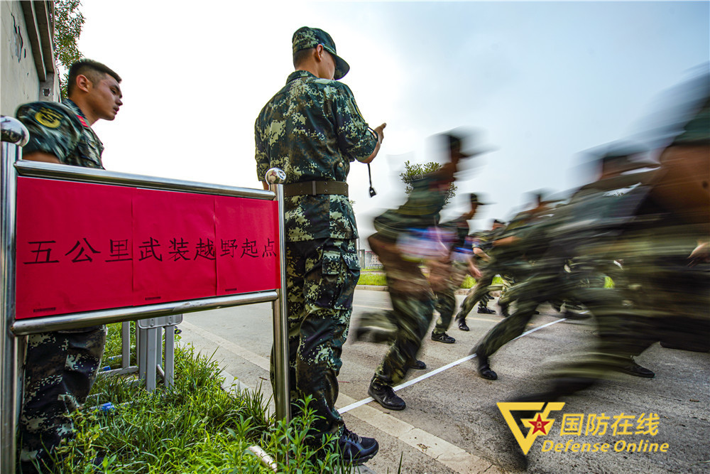炎炎夏日！武警官兵群众性比武速来围观北京国际机场t2航站楼