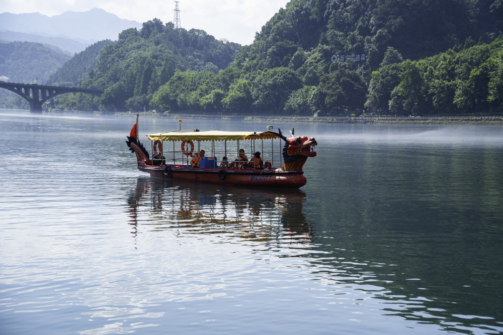 江浙沪避暑首选:带你走进17℃新安江清凉之旅,欢乐水世界