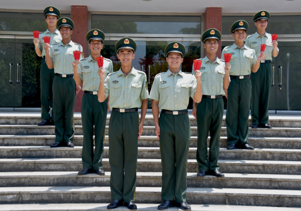 一起见证列兵的荣耀时刻