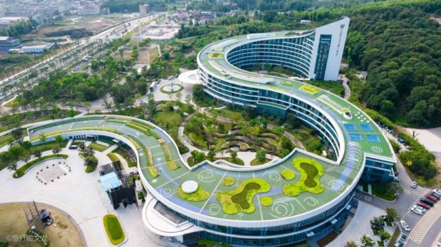 温州旅游,在华东大峡谷住了家阳台泡温泉,屋顶有星光大道的酒店