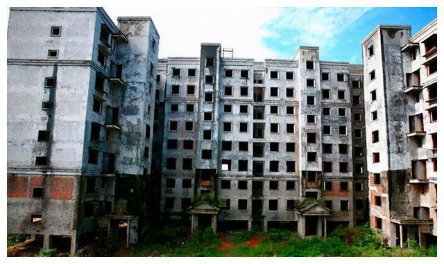 从武汉绿地光谷中心城谈烂尾楼的法律救济