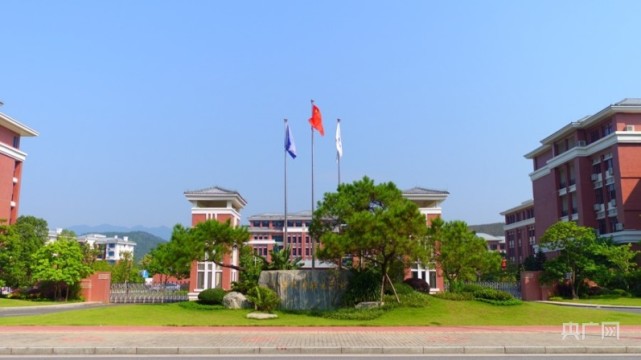 广东碧桂园职业学院(央广网发)据了解,临夏国强职业技术学校对困难
