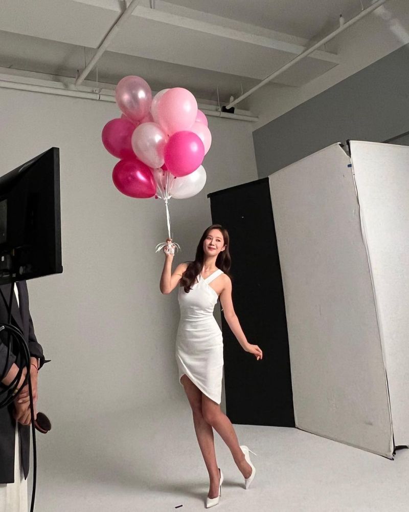 网友和粉丝们也纷纷留言:"权俞利这个身材,一看就是严格管理锻炼出来