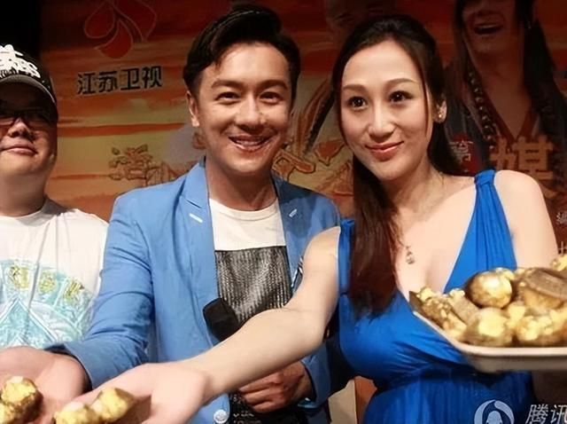 生过4个娃的人？蒋丽莎结婚11周年晒图火了，这身材真的羡慕了