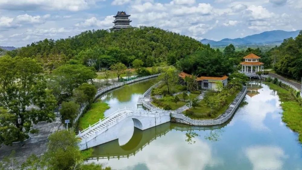 作為陽江市十大景區之一,大垌山淨業寺歷史悠久,擁有深厚的文化底蘊