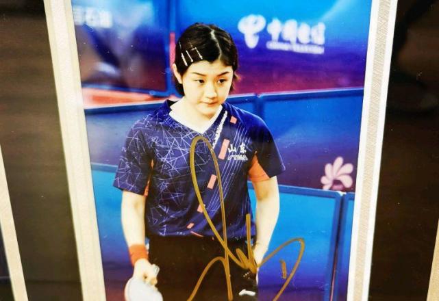 这次陈梦的粉丝看到蒯曼被击败,一开始还认为马上陈梦就会给这个年轻