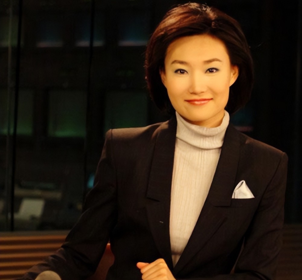 《新闻联播》主播李梓萌:成功背后有艰辛,45岁还单身_腾讯新闻