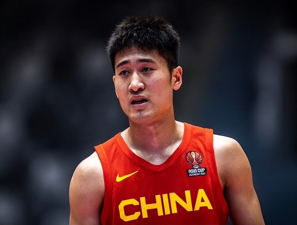 fiba盛赞姜伟泽,前中国男篮队长给球队加油,孙铭徽赵睿出战成疑_腾讯