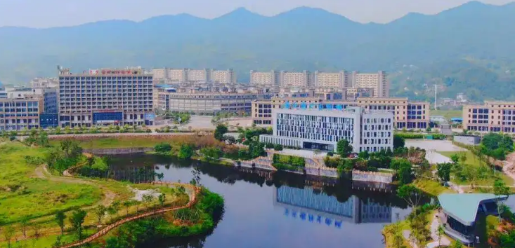 地處巴南區西部,東與南彭街道接壤,東南連跳石鎮,南與一品街道接壤