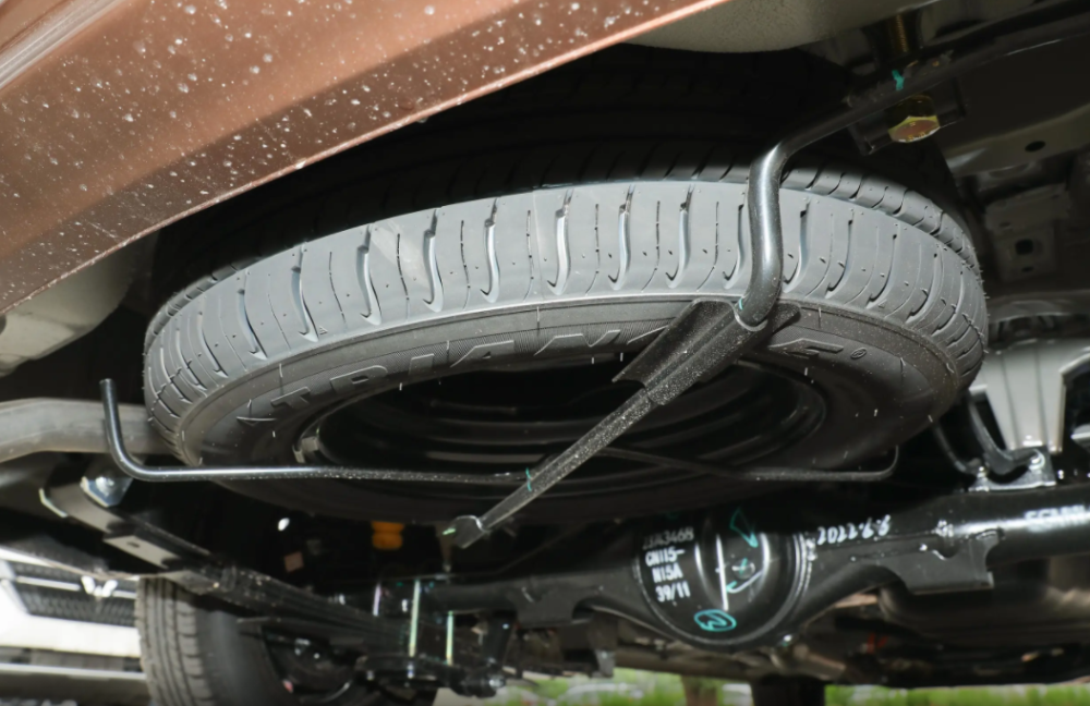 中置后驱超跑布局褪去神车光环的五菱宏光为何销量下跌了