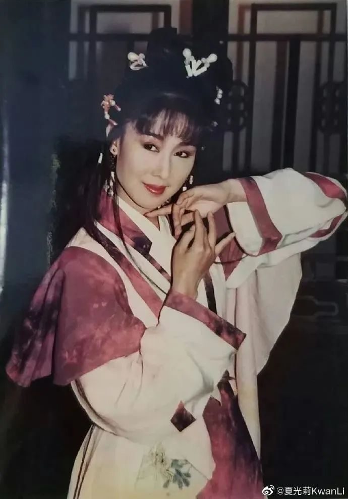 特别是《香帅传奇》中里的圣年公主一角,让她事业更上一层楼.