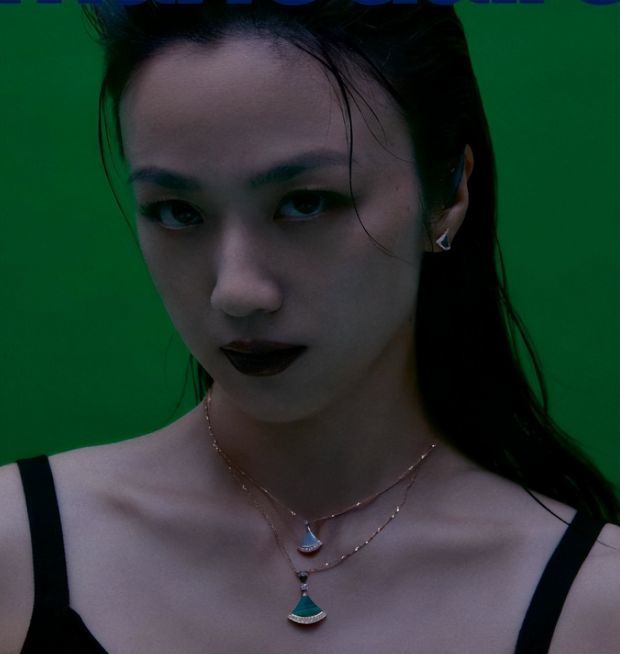 汤唯时尚大片释出眼神凌厉气质冷艳