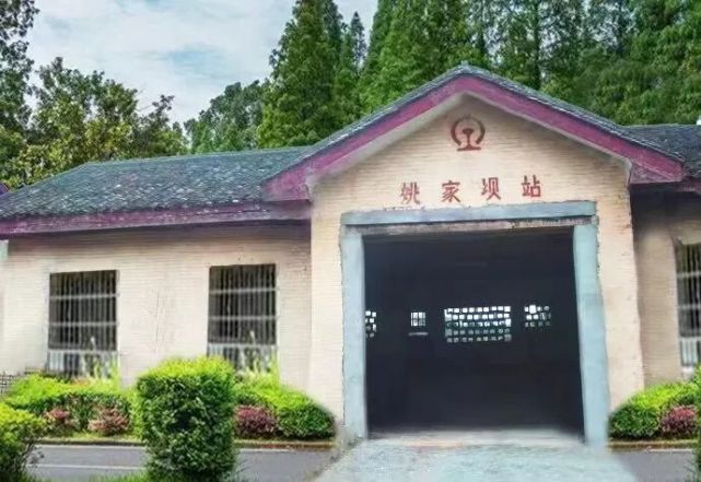 姚家坝火车站旧址03鲁班殿位于芦淞区庆云街道,是坐北朝南的两进两厢