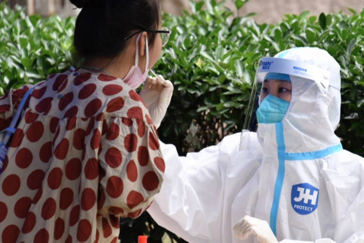 中山市在集中隔离的密接人员中发现2例新冠肺炎确诊病例