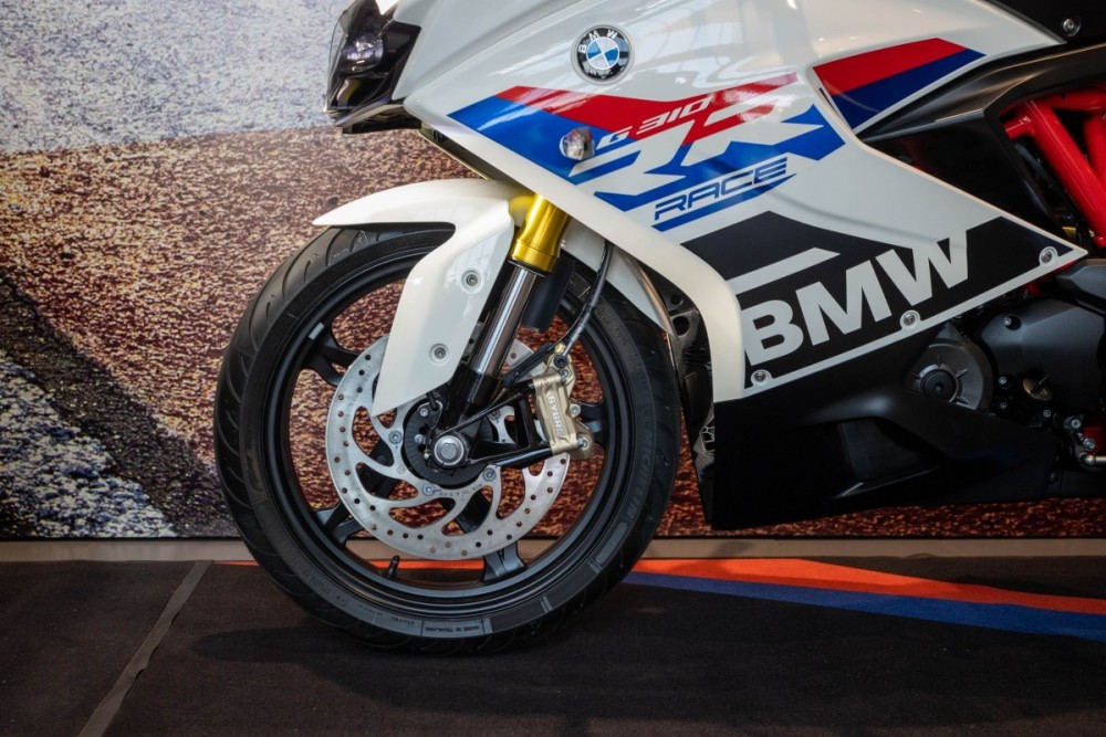 车重竟有174公斤宝马g310rr正式发布印度味道十足