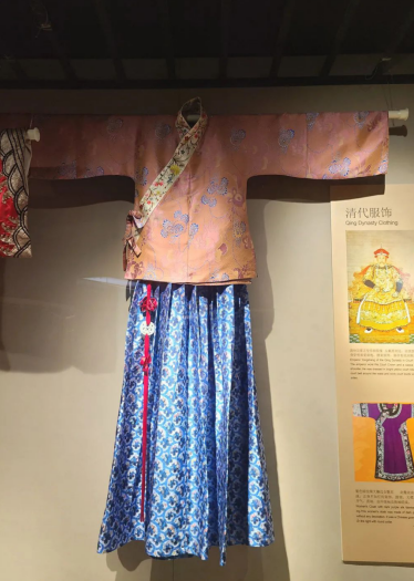 【历史文化】成都蜀锦织绣博物馆:藏蜀地锦绣 品千载历史_腾讯新闻