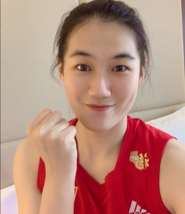 女排发展趋势像国足!王云蕗发百字长文,球迷不留情面攻陷评论区