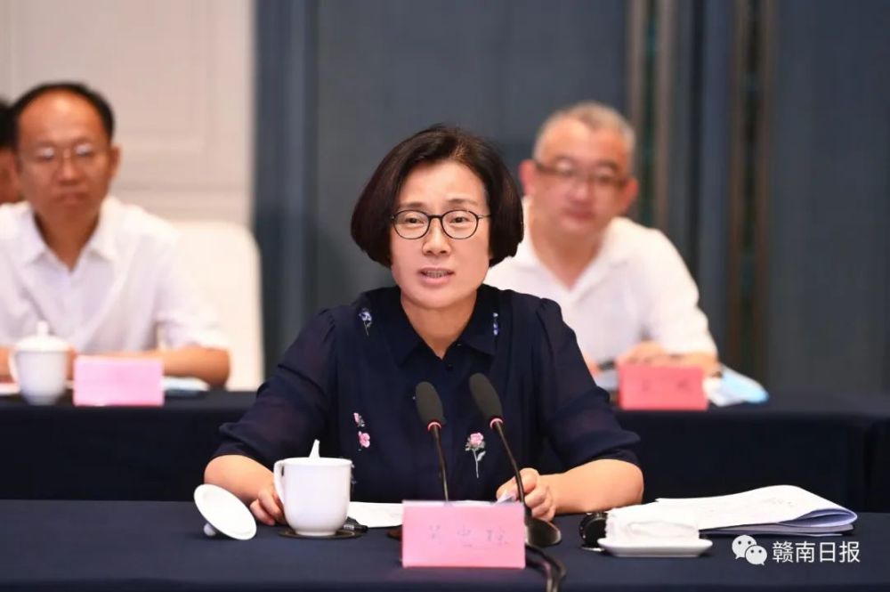 赣州市委副书记,市政府党组书记李克坚,市委副书记熊运浪,市领导